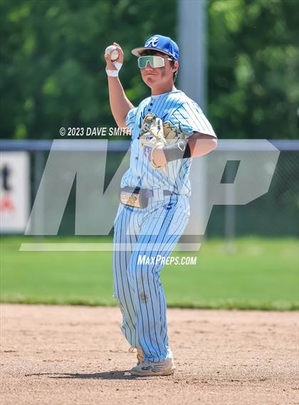 Thumbnail 2 in Anamosa @ Davenport Central photogallery.