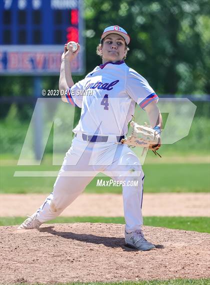 Thumbnail 2 in Anamosa @ Davenport Central photogallery.