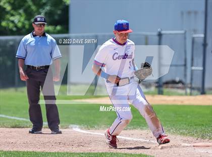 Thumbnail 1 in Anamosa @ Davenport Central photogallery.