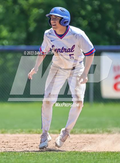 Thumbnail 1 in Anamosa @ Davenport Central photogallery.
