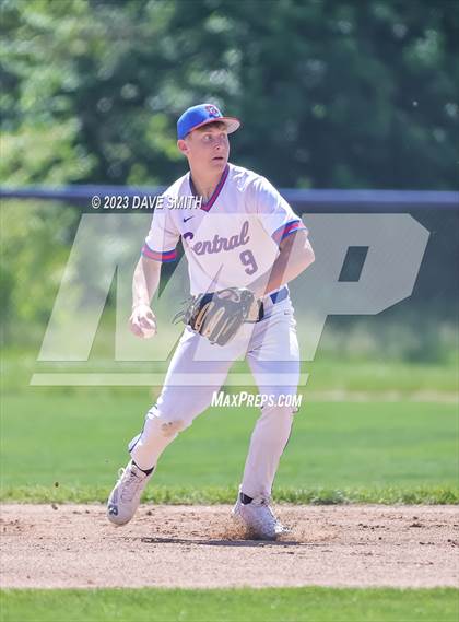 Thumbnail 2 in Anamosa @ Davenport Central photogallery.