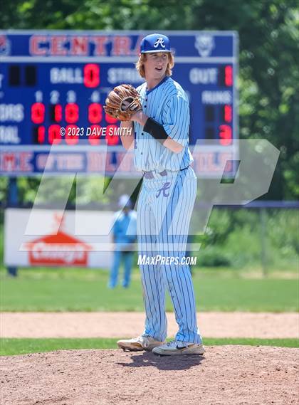 Thumbnail 3 in Anamosa @ Davenport Central photogallery.