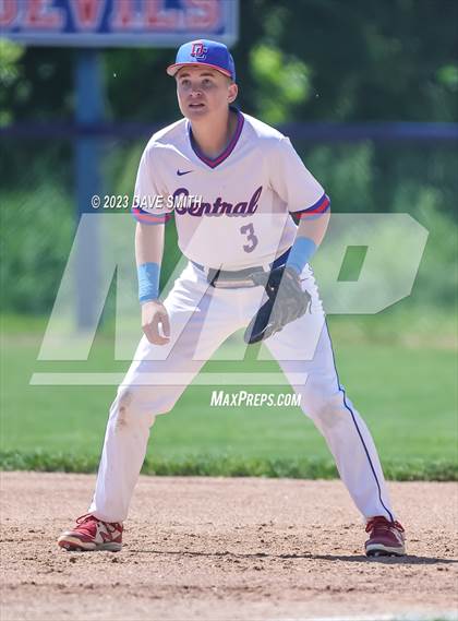 Thumbnail 1 in Anamosa @ Davenport Central photogallery.