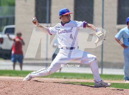 Thumbnail 2 in Anamosa @ Davenport Central photogallery.