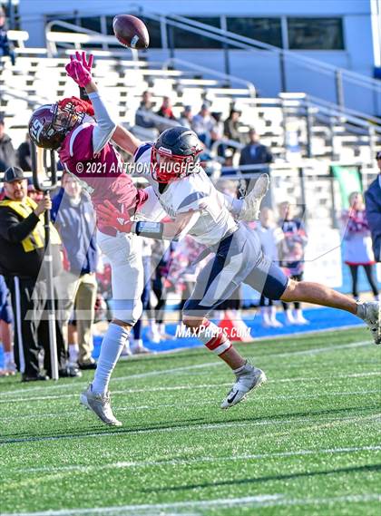 Thumbnail 3 in North Shore vs. Cold Spring Harbor (Section VIII Nassau IV Championship) photogallery.