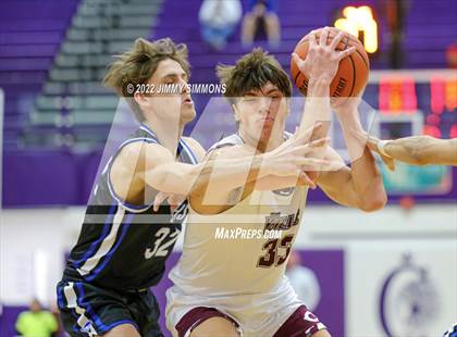 Thumbnail 2 in Quincy vs. Rockford East (Prairie Farms Holiday Classic) photogallery.
