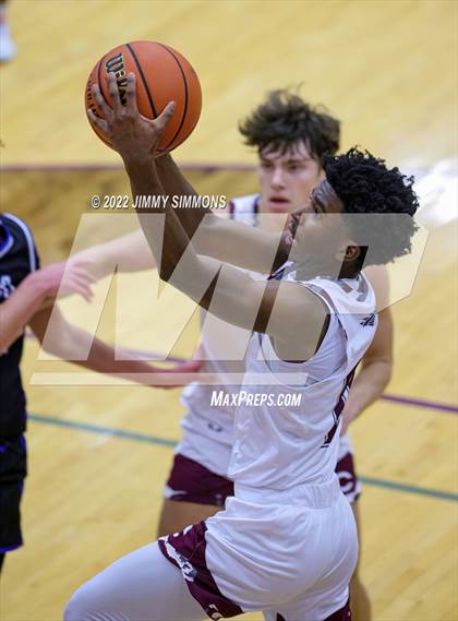 Thumbnail 3 in Quincy vs. Rockford East (Prairie Farms Holiday Classic) photogallery.