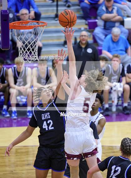 Thumbnail 2 in Quincy vs. Rockford East (Prairie Farms Holiday Classic) photogallery.
