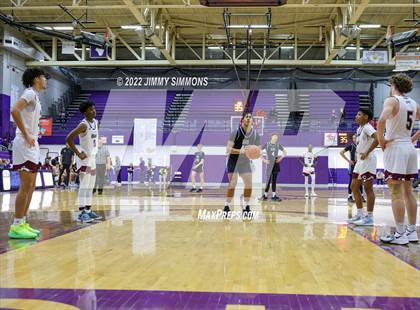 Thumbnail 3 in Quincy vs. Rockford East (Prairie Farms Holiday Classic) photogallery.