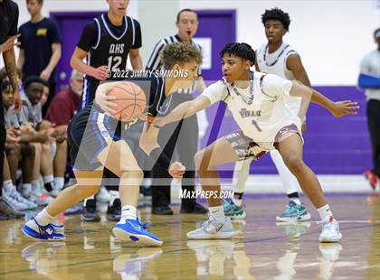 Thumbnail 1 in Quincy vs. Rockford East (Prairie Farms Holiday Classic) photogallery.