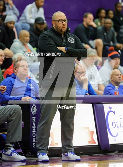 Thumbnail 2 in Quincy vs. Rockford East (Prairie Farms Holiday Classic) photogallery.