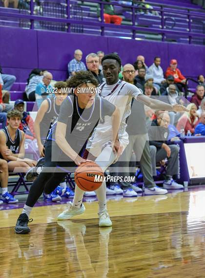 Thumbnail 1 in Quincy vs. Rockford East (Prairie Farms Holiday Classic) photogallery.