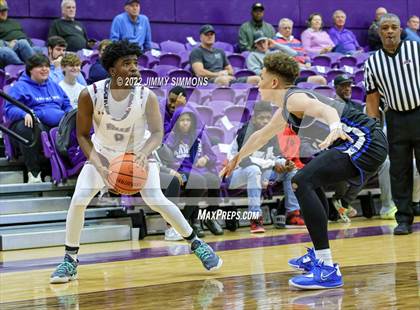 Thumbnail 3 in Quincy vs. Rockford East (Prairie Farms Holiday Classic) photogallery.