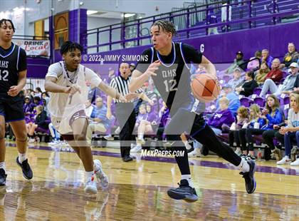 Thumbnail 1 in Quincy vs. Rockford East (Prairie Farms Holiday Classic) photogallery.