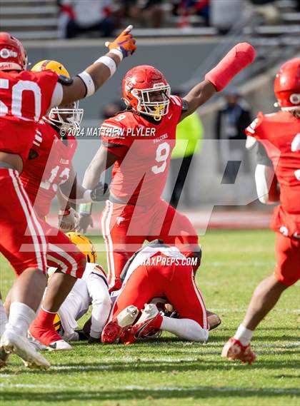 Thumbnail 2 in Seventy-First vs. West Charlotte (NCHSAA 3A Final) photogallery.