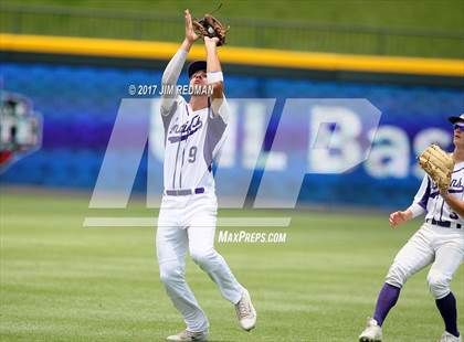 Thumbnail 3 in Port Neches-Groves vs. Grapevine (UIL 5A Final) photogallery.