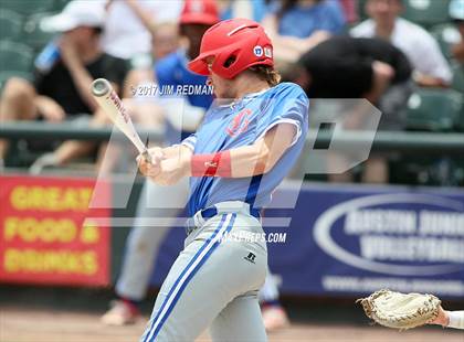 Thumbnail 1 in Port Neches-Groves vs. Grapevine (UIL 5A Final) photogallery.