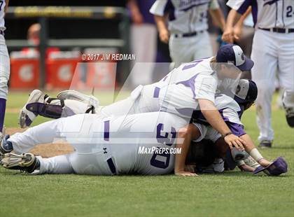 Thumbnail 1 in Port Neches-Groves vs. Grapevine (UIL 5A Final) photogallery.
