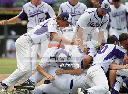 Thumbnail 1 in Port Neches-Groves vs. Grapevine (UIL 5A Final) photogallery.