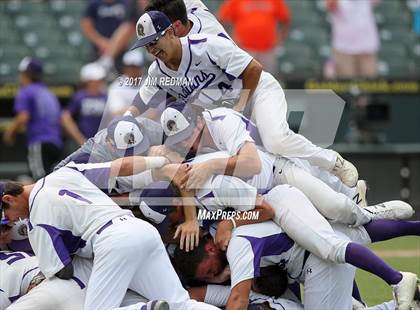 Thumbnail 1 in Port Neches-Groves vs. Grapevine (UIL 5A Final) photogallery.