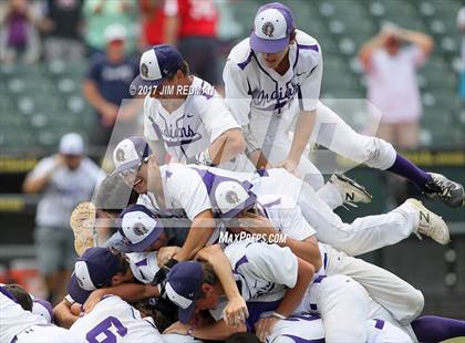Thumbnail 2 in Port Neches-Groves vs. Grapevine (UIL 5A Final) photogallery.