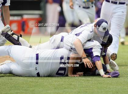 Thumbnail 3 in Port Neches-Groves vs. Grapevine (UIL 5A Final) photogallery.