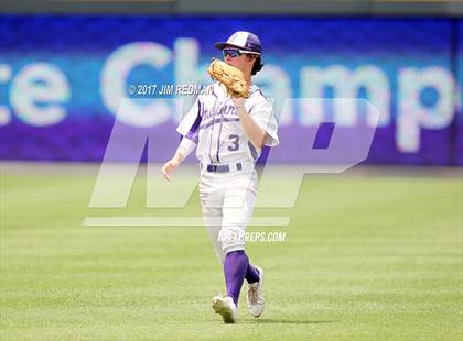 Thumbnail 2 in Port Neches-Groves vs. Grapevine (UIL 5A Final) photogallery.