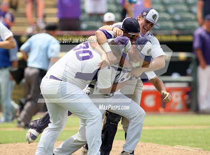 Thumbnail 2 in Port Neches-Groves vs. Grapevine (UIL 5A Final) photogallery.