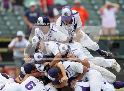 Thumbnail 1 in Port Neches-Groves vs. Grapevine (UIL 5A Final) photogallery.
