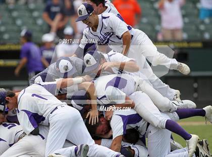 Thumbnail 3 in Port Neches-Groves vs. Grapevine (UIL 5A Final) photogallery.