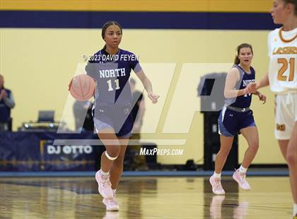 Thumbnail 2 in North/Waukesha South vs. Kettle Moraine photogallery.