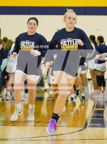 Thumbnail 2 in North/Waukesha South vs. Kettle Moraine photogallery.