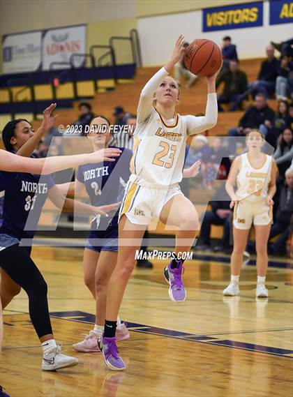 Thumbnail 3 in North/Waukesha South vs. Kettle Moraine photogallery.