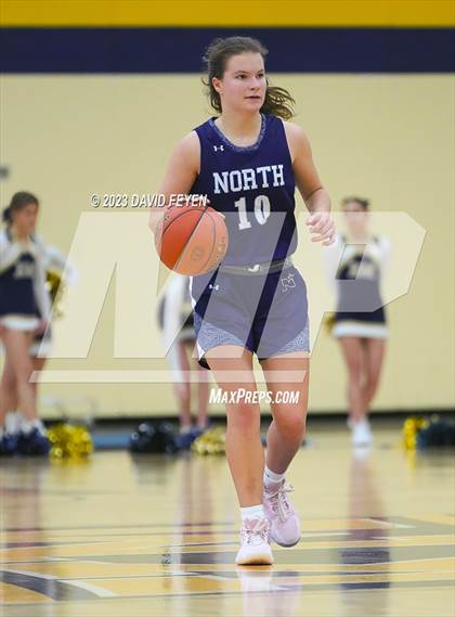 Thumbnail 3 in North/Waukesha South vs. Kettle Moraine photogallery.