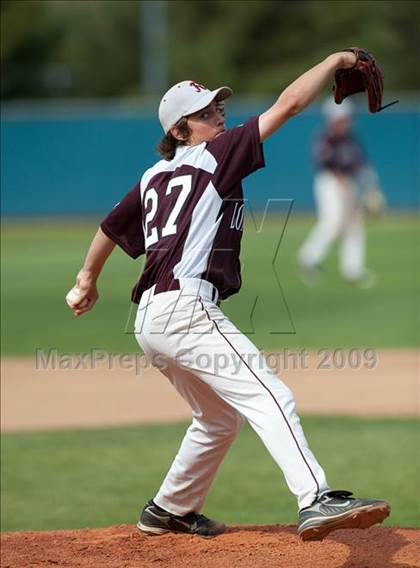 Thumbnail 2 in Temecula Valley vs Rancho Buena Vista (Lions Classic Final) photogallery.