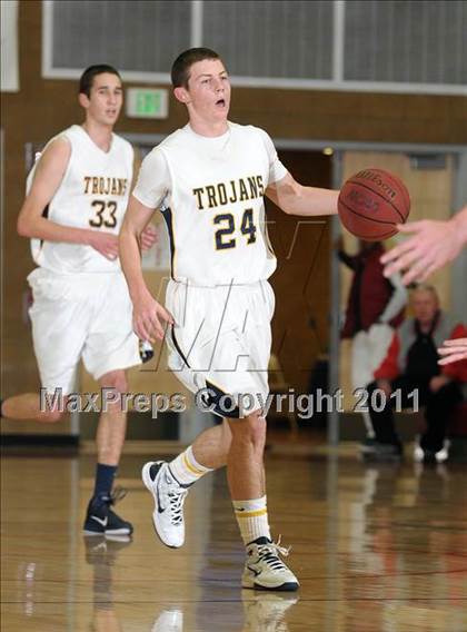 Thumbnail 3 in Rio Americano vs. Oak Ridge (Common Good Classic) photogallery.
