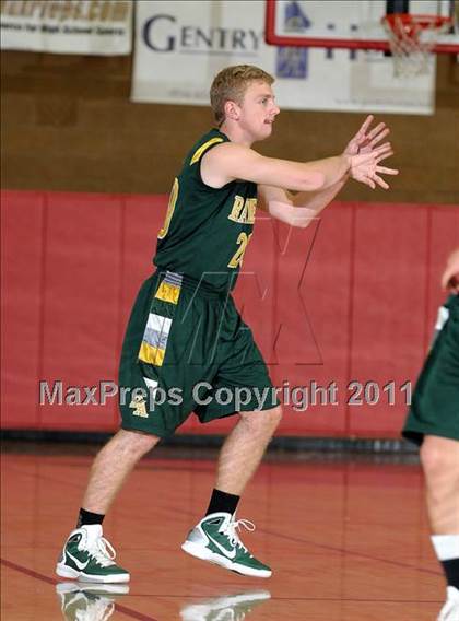 Thumbnail 1 in Rio Americano vs. Oak Ridge (Common Good Classic) photogallery.