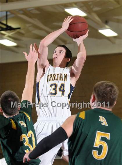 Thumbnail 1 in Rio Americano vs. Oak Ridge (Common Good Classic) photogallery.