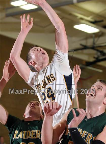 Thumbnail 2 in Rio Americano vs. Oak Ridge (Common Good Classic) photogallery.