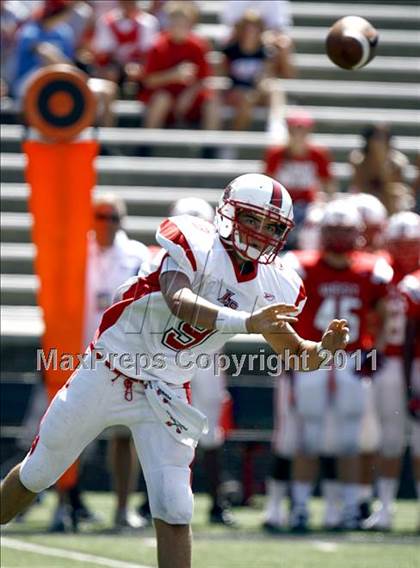 Thumbnail 2 in Lakota West vs. La Salle (Skyline Crosstown Showdown) photogallery.