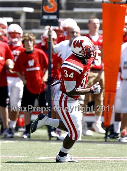 Thumbnail 3 in Lakota West vs. La Salle (Skyline Crosstown Showdown) photogallery.