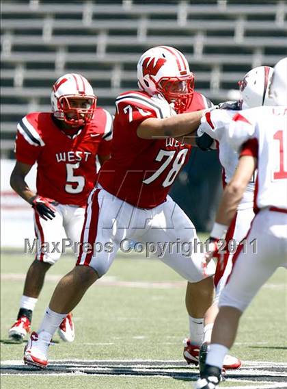 Thumbnail 1 in Lakota West vs. La Salle (Skyline Crosstown Showdown) photogallery.