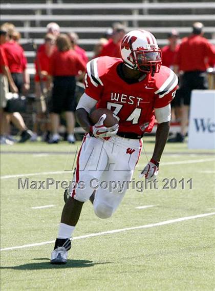 Thumbnail 1 in Lakota West vs. La Salle (Skyline Crosstown Showdown) photogallery.