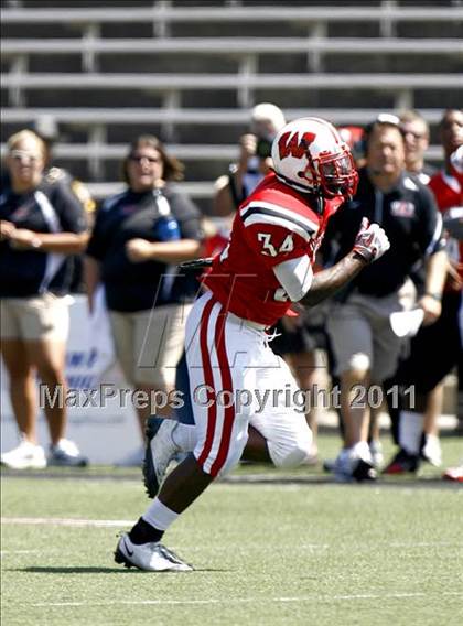 Thumbnail 2 in Lakota West vs. La Salle (Skyline Crosstown Showdown) photogallery.