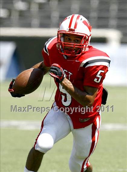 Thumbnail 3 in Lakota West vs. La Salle (Skyline Crosstown Showdown) photogallery.