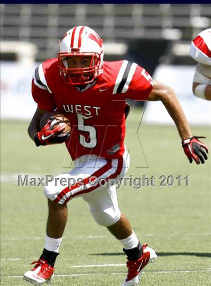 Thumbnail 1 in Lakota West vs. La Salle (Skyline Crosstown Showdown) photogallery.