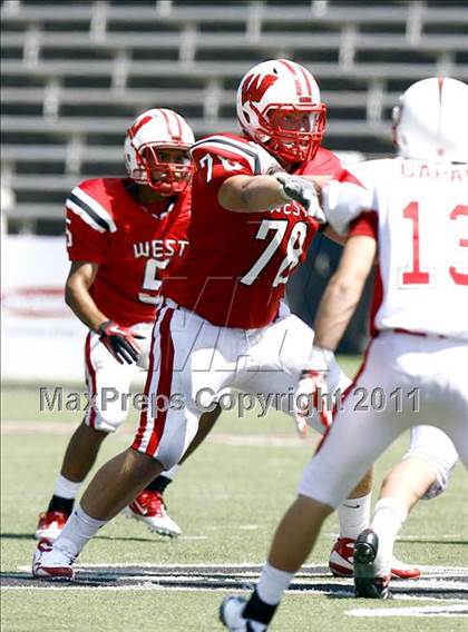 Thumbnail 2 in Lakota West vs. La Salle (Skyline Crosstown Showdown) photogallery.