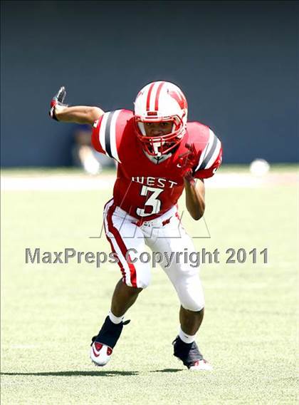 Thumbnail 3 in Lakota West vs. La Salle (Skyline Crosstown Showdown) photogallery.