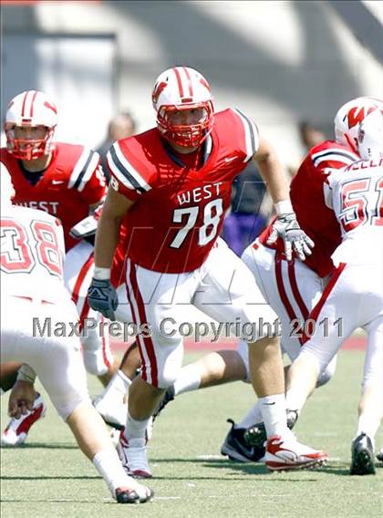 Thumbnail 2 in Lakota West vs. La Salle (Skyline Crosstown Showdown) photogallery.