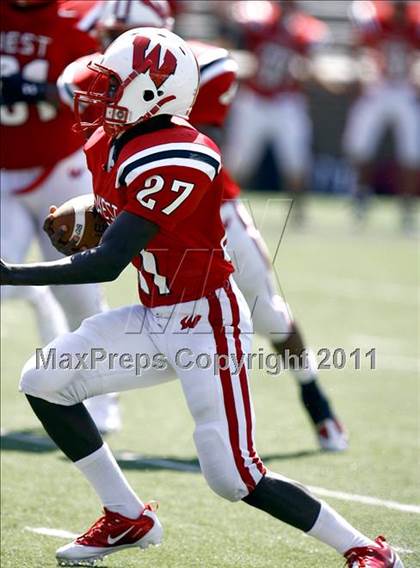 Thumbnail 1 in Lakota West vs. La Salle (Skyline Crosstown Showdown) photogallery.